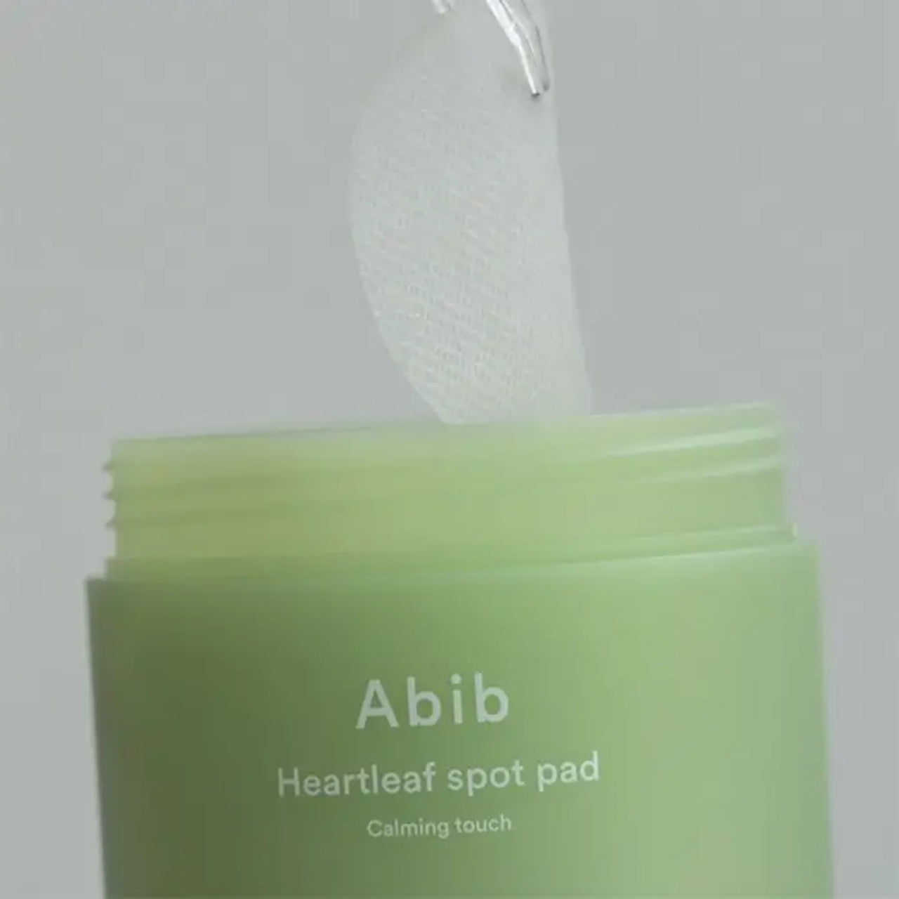 Abib Heartleaf – Professional-grade Korean "Daily-Calm" pads for refining skin texture, shrinking pores, and cooling stressed skin, shop at Atelier De Glow UK.