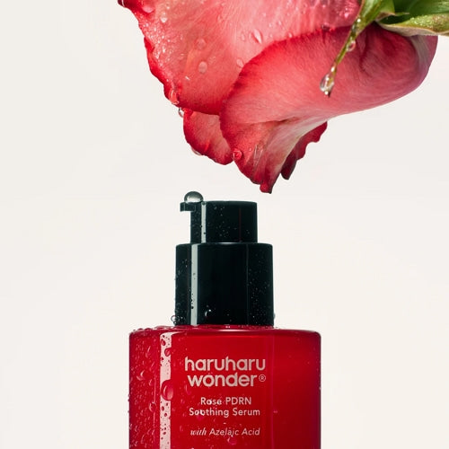Lightweight, refreshing, and non-sticky serum texture by Haruharu Wonder that absorbs quickly to leave skin feeling soft, hydrated, and calm at Atelier De Glow UK.