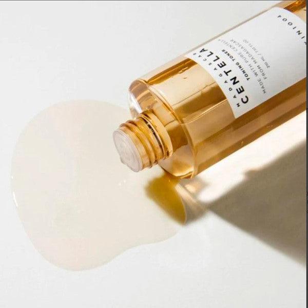 Watery, lightweight texture of SKIN 1004 Madagascar Centella Toner – Fast-absorbing, clear Korean toner for sensitive skin at Atelier De Glow UK.