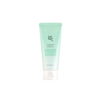 Beauty of Joseon Green Plum Refreshing Cleanser – 100ml low-pH hypoallergenic daily gel cleanser formulated with 24% Green Plum Fruit Water and 3% Mung Bean Extract available at Atelier De Glow UK.