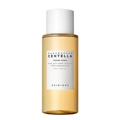 SKIN 1004 Madagascar Centella Toning Toner – 210ml Korean exfoliating toner with 84% Centella Asiatica and PHA available at Atelier De Glow UK.