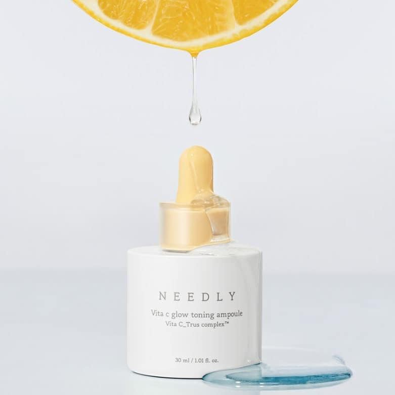Daily brightening serum Needly Vita C Glow Toning Ampoule, perfect for revitalizing parched skin and boosting natural radiance in your skincare routine at Atelier De Glow UK.