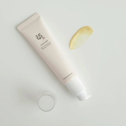 Silky, non-sticky cream texture of Beauty of Joseon Revive Eye Serum – Fast-absorbing, yellow-tinted retinal serum for night use at Atelier De Glow UK.