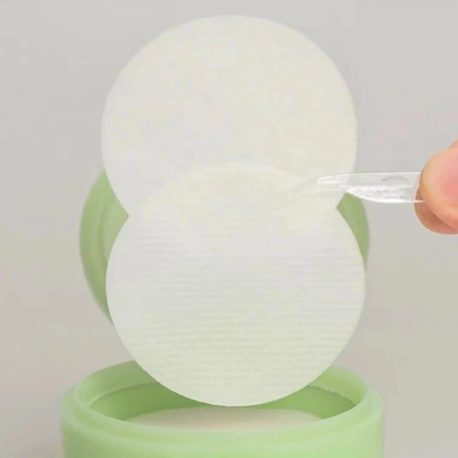 Dual-sided Abib Heartleaf Pad with gauze and plain sides – 100% organic cotton Korean pads for gentle exfoliation at Atelier De Glow UK.