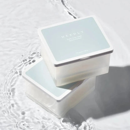 Simplify your daily skincare with the NEEDLY Daily Toner Mask 30-piece pack, featuring a soothing, pH-balanced formula available now at Atelier De Glow UK.