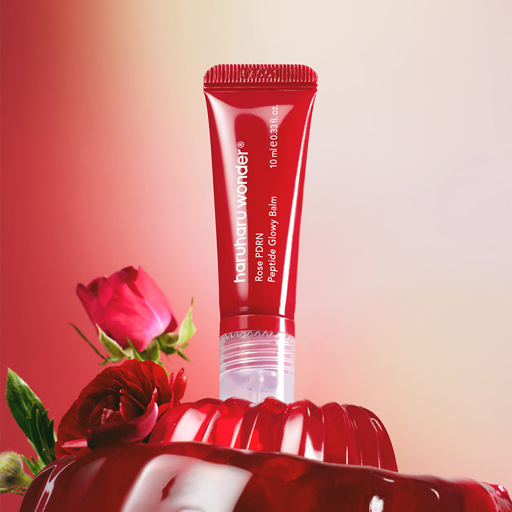Haruharu Wonder Glowy Balm for dehydrated laugh lines, dry chapped lips, crinkled under-eye tracks, and flight-induced flaking – Plumping stick from Atelier De Glow UK.