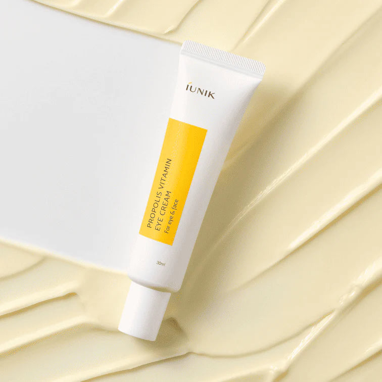 Smooth, lightweight cream texture of iUNIK Propolis Eye Cream – Non-greasy Korean eye serum for a luminous "Glass Skin" look at Atelier De Glow UK.