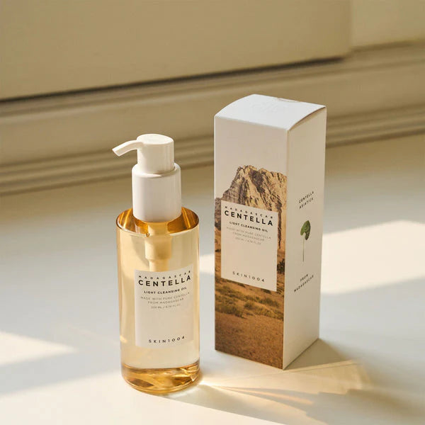 SKIN 1004 Madagascar Centella Light Cleansing Oil – Professional-grade Korean skincare for blackhead control and "Glass Skin" double-cleansing, shop at Atelier De Glow UK.